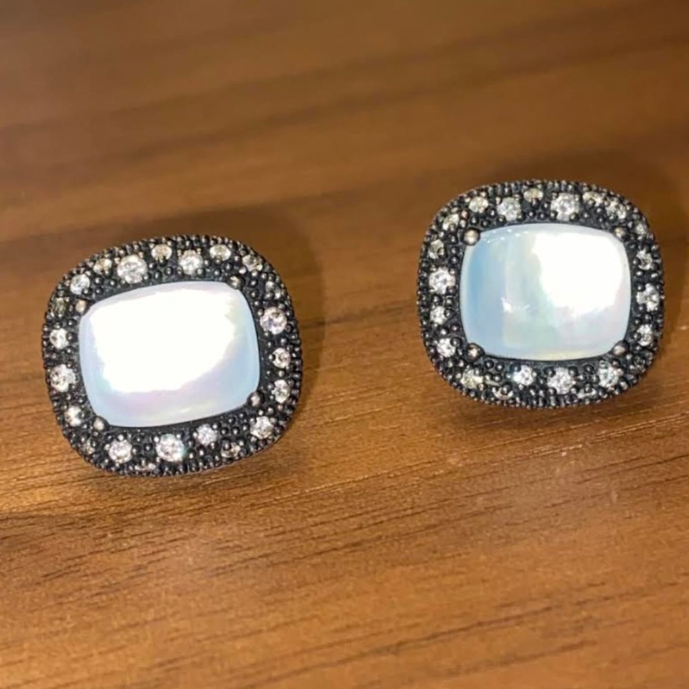 David Yurman Midnight Mélange Moon Quartz Earrings
